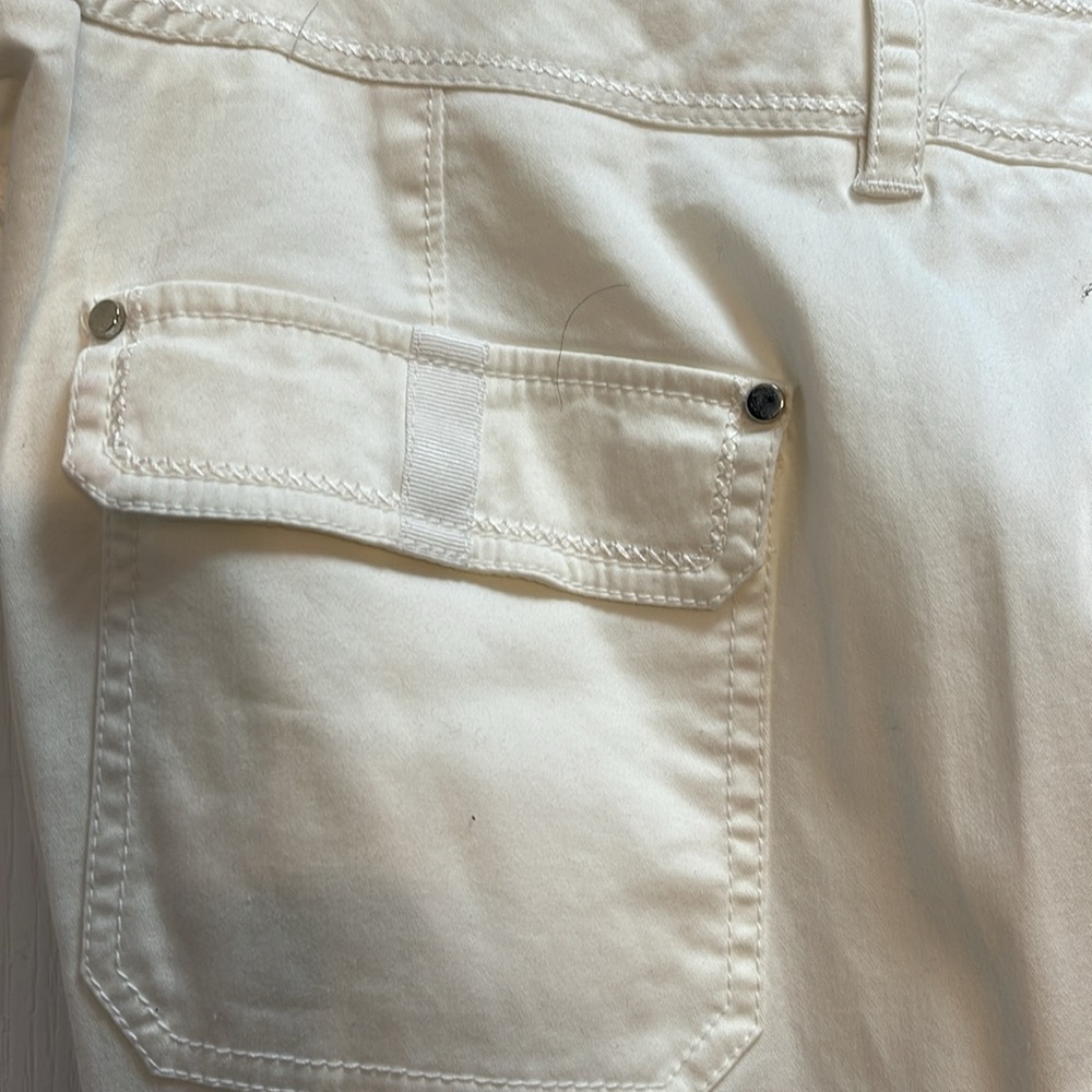 Capris - Picture 4 of 7